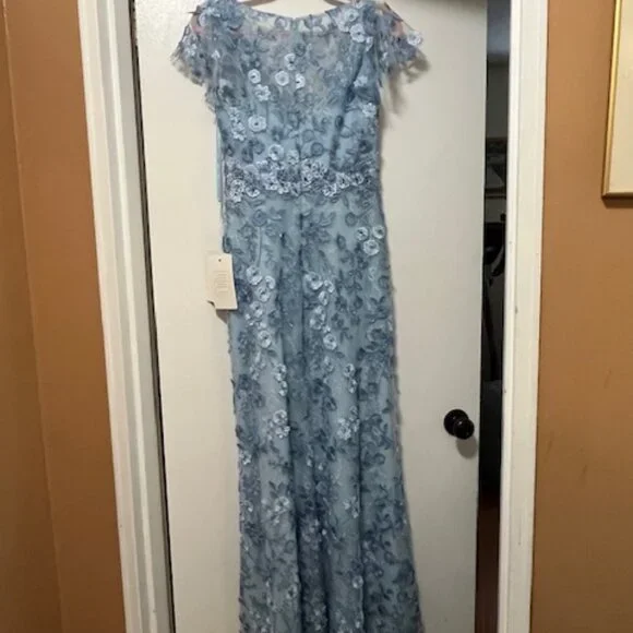 NWT Mac Duggal Size 6 Blue Embroidered Applique Wrap Over Flutter Sleeve Gown - Picture 3 of 7
